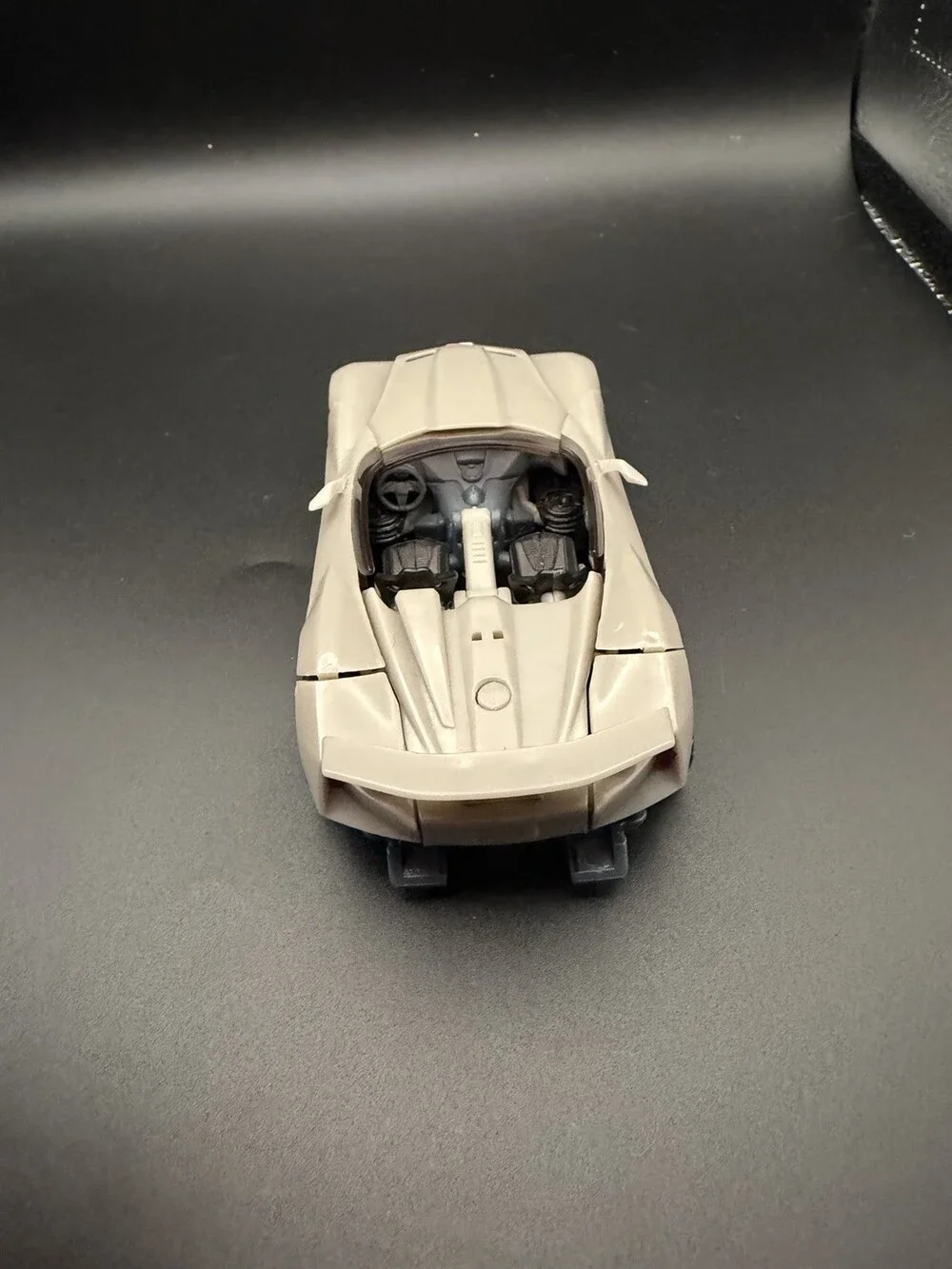 Transformers: Dark of the Moon (DOTM) Deluxe Class Sideswipe